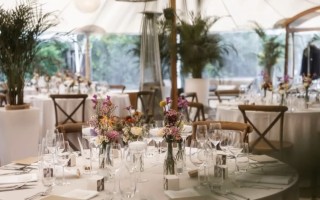 Hochzeitsdekoration bei Eventlocation Maxililian (Foto 9)