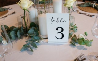 Hochzeitsdekoration bei Heuboden (Foto 1)